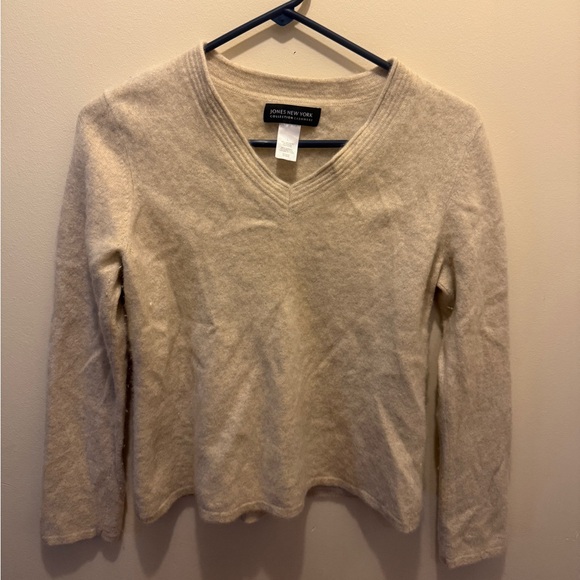 Jones New York Women's Beige V-Neck Cashmere Sweater - Picture 1 of 3